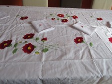 NAPPE DE TABLE BLANCHE BRODEE