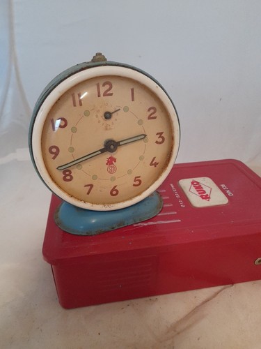 Reveil vintage rond - reveil,
