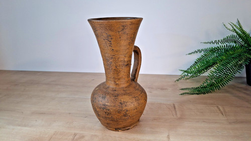 Grand vase avec - , en