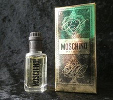 MINIATURE DE PARFUM  MOSCHINO POUR HOMME          5ml