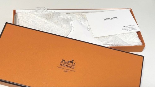 Serviette hermès blanche avec - hermès,