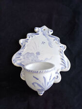 Très beau Bénitier en céramique peint à la main.