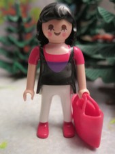 Femme brune vie maison contemporaine maman ville city life PLAYMOBIL port 5128
