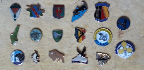 Insignes pin militaires - ,