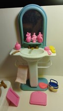 BARBIE  - SALLES DE BAIN DOUCHE LAVABO  et nombreux accessoires