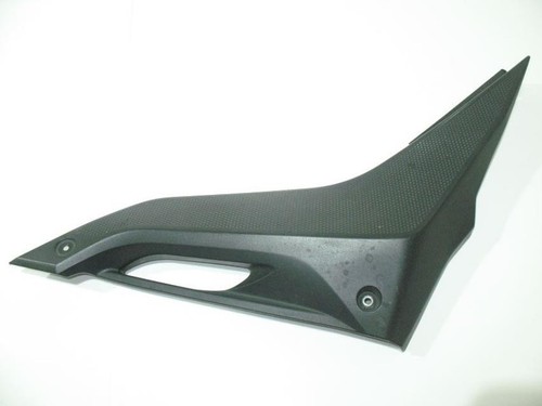Cache carenage sous - , selle