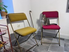 Lot de 2 chaises pliantes vintage LAFUMA velours côtelé années 70 métal doré