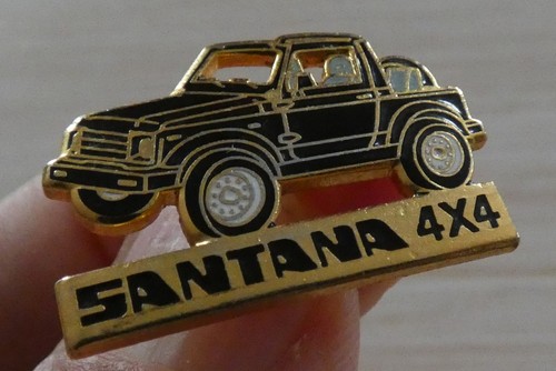Beau pin voiture 4x4 suzuki - pin's,