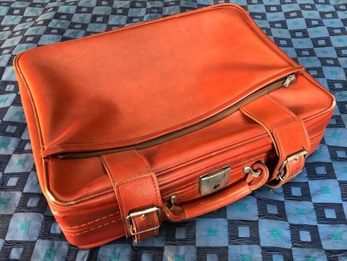 Ancienne valise rétro - rétro, vintage