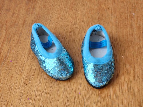 Chaussure bleu poupée - chaussure,