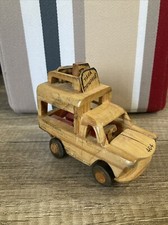 Voiture française Peugeot pickup 404 miniature en bois fait main vintage