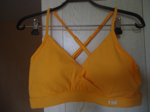 Brassière crossed adjustable