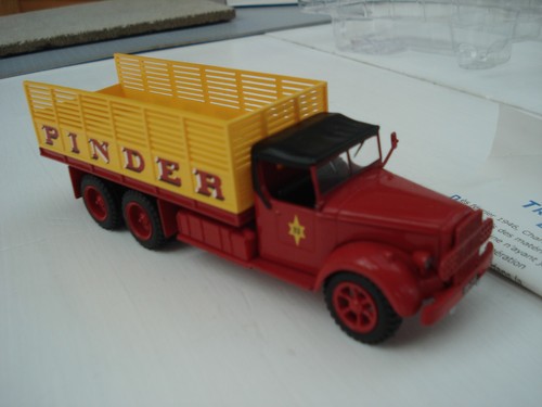 Camion cirque pinder - camion, mack