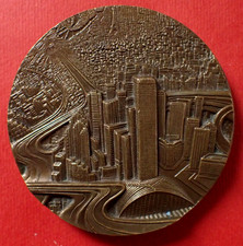 RARE TRES GROSSE MEDAILLE