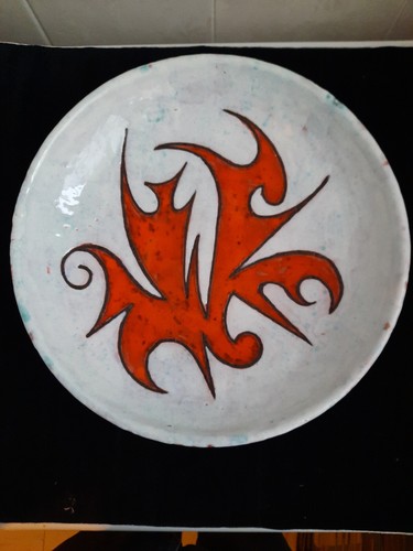 Plat terre cuite - cuite, signé