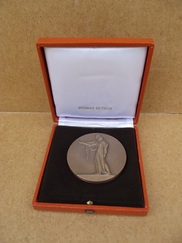 Ancienne médaille bronze dite - médaille,