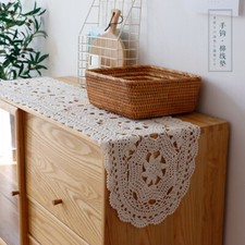 Vintage Crochet Dentelle Table