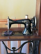 machine à coudre vintage en très bon état Peugeot Frères