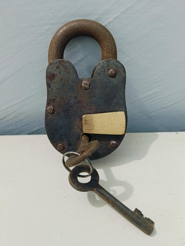 Cadenas fait main - , avec