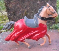 CYRNOS MOYEN-AGE RENAISSANCE / FIGURINE CHEVAL A ROBE TYPE STARLUX GUILBERT