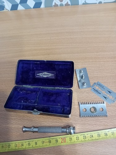 Ancien rasoir gillette dans - rasoir,