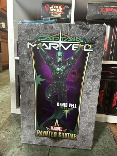 Captain marvel classic version - captain,