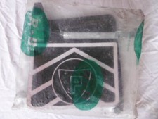 Peugeot 305  un jeu de bavette