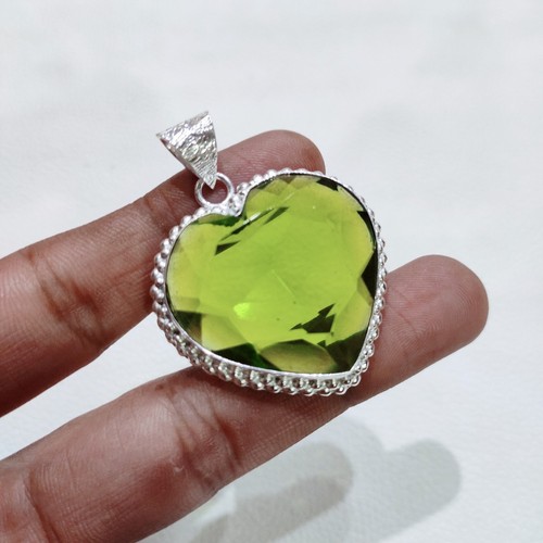 Pendentif pierre précieuse