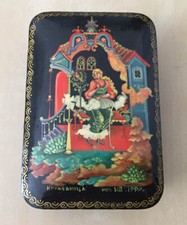 Boîte Russe laquée peinte à