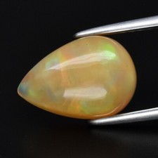 Opale de feu en poire cabochon