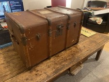 ANCIENNE GROSSE MALLE  -coffre