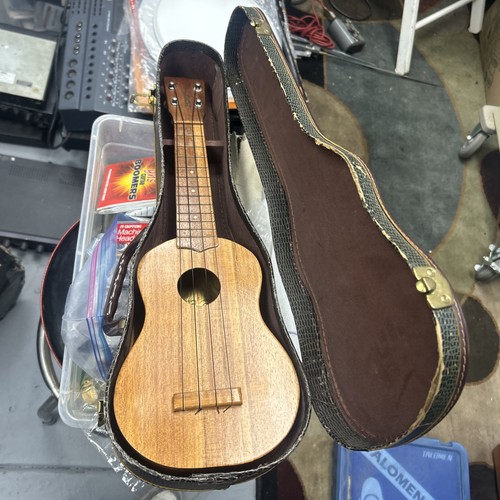 Kamaka ukulele gold label - gold,
