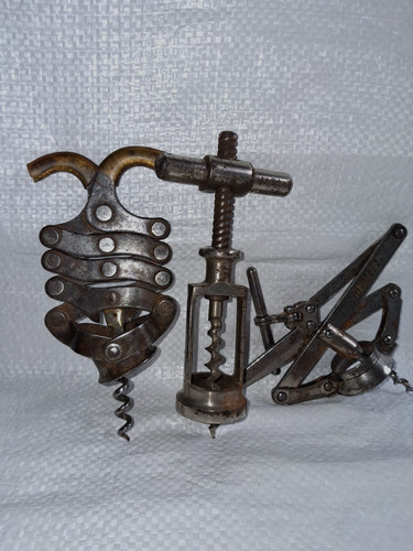 Trois tire bouchons ancien - bouchons,