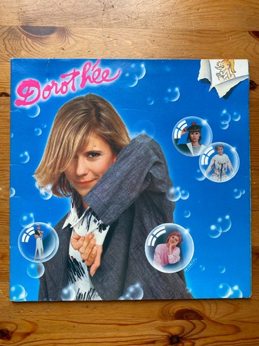 Dorothée est bete - dorothée, bete"