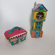 Lot 2 vivid imagination Vanity + grand hôtel horloge mini sweety sans accessoire