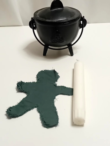Poupée vaudou la - poupée,