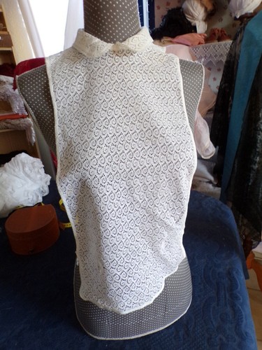 Plastron ancien - plastron,