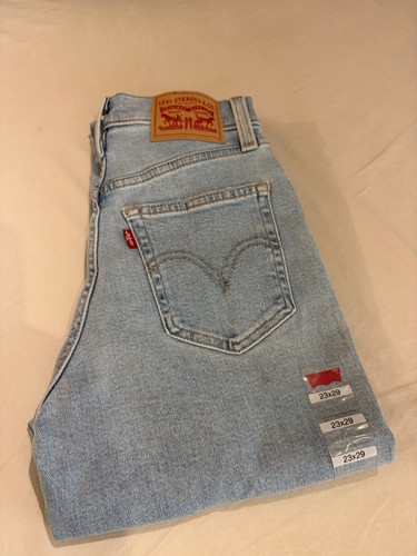 Levi high waisted mom jeans - mom,