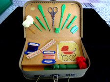 Jeux ! Enfants ! Valise ! Couture ! Ancienne !