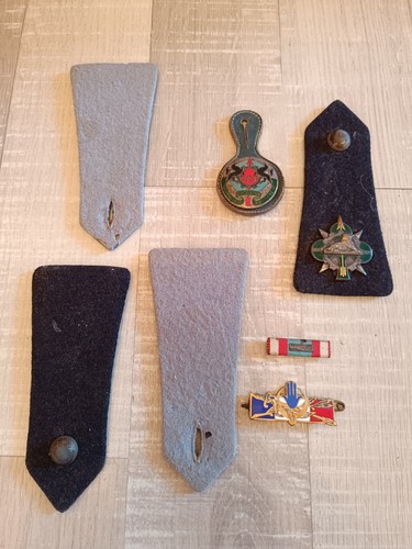 Lot décoration insignes - décoration,