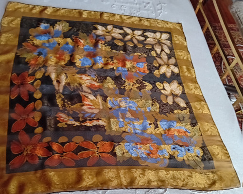 Foulard 100 pure soie - 100%,