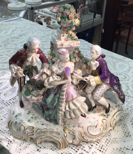 Scene galante porcelaine - scene,