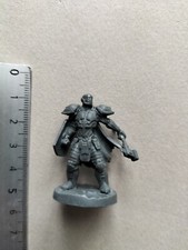 Cleric paladin miniature - ,