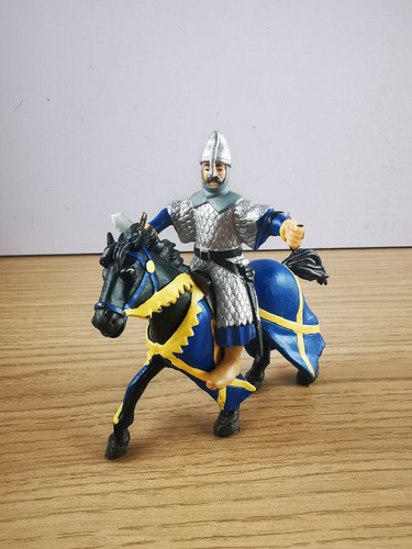 Figurine chevalier médiéval