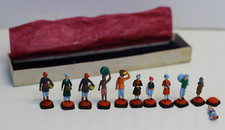 Petits personnages miniature en terre cuite peints début XXeme