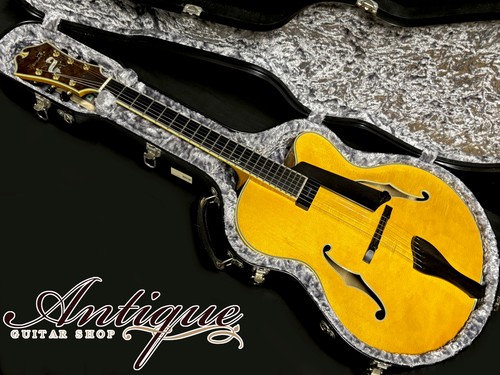 Benedetto guitars cremona - cremona, 17"