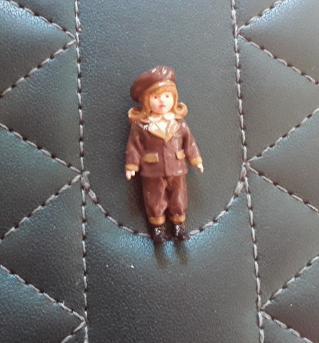 Poupée marron 12e 31 - poupée,