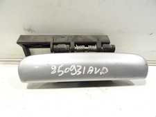 Poignee porte avant droit