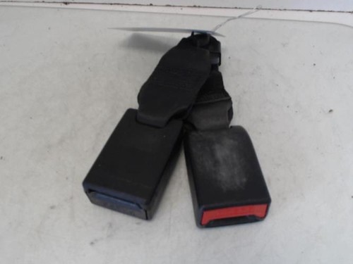 Attache ceinture arriere