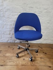 Chaise de bureau dans le goût de la chaise conférence d'Eero Saarinen pour Knoll